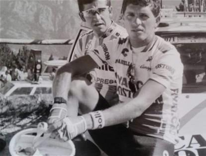Óscar de J. Vargas y Néstor Mora (q. e. p. d.), en sus incursiones por el ciclismo europeo.
