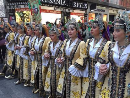 Durante tres días, los madrileños disfrutaron y conocieron la riqueza que ofrecen estas fiestas, que se celebran en diferentes provincias de la Costa Blanca, en España.