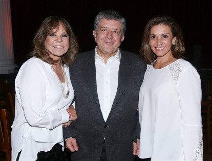 Maruja Iragorri, Julio Cesar Turbay Quintero y Marianela Manrique.