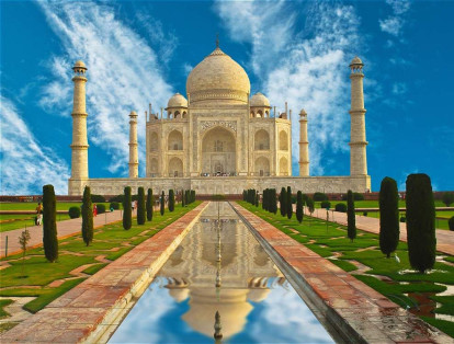 5. Taj Mahal, India. Es considerado como uno de los lugares más populares de este país y atrae a miles de turistas por la combinación de arquitectura que refleja, como la persa, islámica e india.