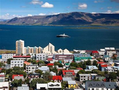 1.Islandia: obtuvo una puntuación de 1,192 en una escala de 1 a 5 en la que 1 expresa la ausencia total de violencia y conflicto.
