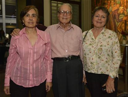 Beatriz Elena Chaves, Jairo Chaves y María Teresa Chaves.