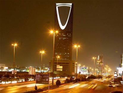 Riad, Arabia Saudita, tiene una media anual de partículas PM2.5 de 156 microgramos por metro cúbico. Para evitar afectaciones por polución se debe evitar hacer ejercicio por más de 45 minutos.