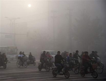 En la ciudad china de Boading realizar más de 60 minutos de ejercicio es un riesgo para la salud. La niebla tóxica hace arder los ojos y deja un sabor agrio en la boca.