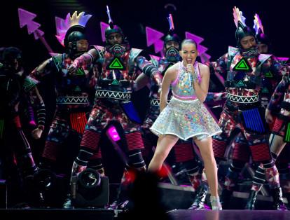 Durante los NRJ Music Awards, Katy Perry aceptó el premio por la mejor canción internacional. Sin embargo, el galardón era, en realidad, para Rihanna.