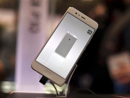 Huawei, por su parte, anunció los P10 y P10 Plus, sus nuevos teléfonos insignia. Tienen cámara dual, con un sensor de 20 MP y otros de 12 MP. Serán los primeros aparatos en soportar tecnología 4.