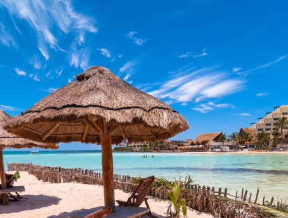 En México, Playa Norte, ubicada en Isla Mujeres, se caracteriza por su arena blanca y claridad del agua. Es la séptima a nivel mundial y tercera en Latinoamerica.