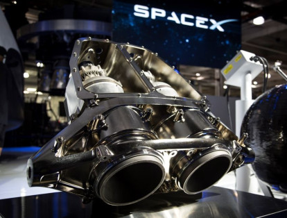 A pesar de que la nave es autónoma, también puede ser manejada por los técnicos de Spacex desde California.