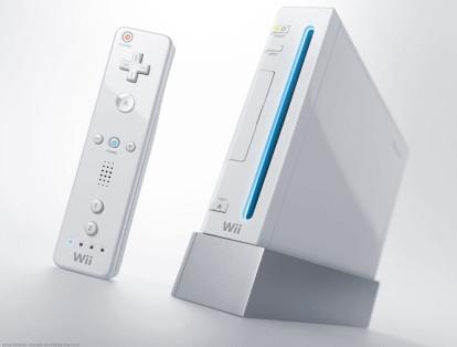 En el 2006, el lanzamiento del Wii fue toda una revolución. Su control inalámbrico, además de recibir actualizaciones y mensajes en línea hicieron que esta consóla pasara a la historia.