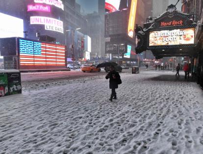 La nevada en Nueva York será de 15 a 20 cm, y no como se anticipaba la víspera, de 30 a 60 cm, con ráfagas de viento de hasta 90 km/h, según el SNM.