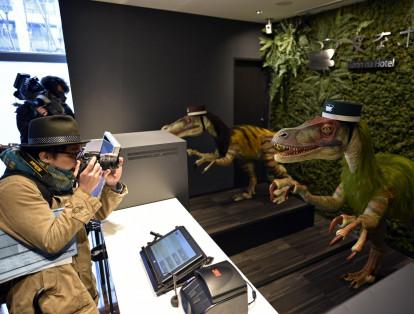 Dos dinosaurios serán los encargados de atender la recepción del hotel Maihama en Tokio.