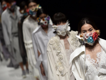 Creaciones del diseñador vietnamita Nguyen Cong Tri durante un desfile celebrado en el marco de la Semana de la Moda de Tokio (Japón). 
Byline:
FRANCK ROBICHON
Credit:
EFE