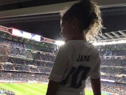 Salomé, que en varias fotos se le ve con el uniforme del equipo de su padre, tiene más de 428.000 seguidores en su cuenta de Instagram (@salomerodriguezospi).