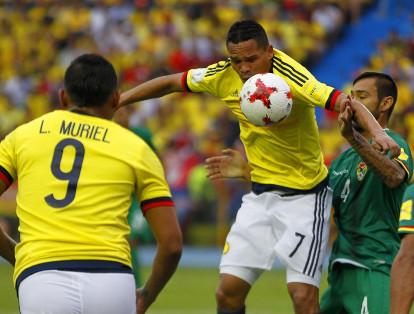 Acción de juego del partido entre Colombia y Bolivia.