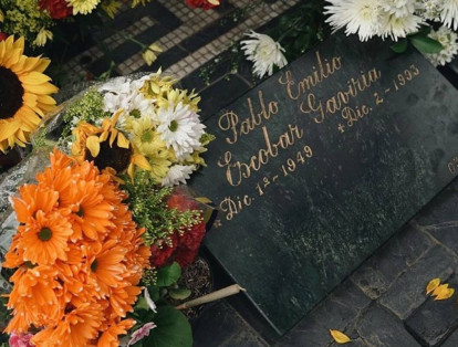 El artista estadounidense también estuvo en la tumba de Pablo Escobar.