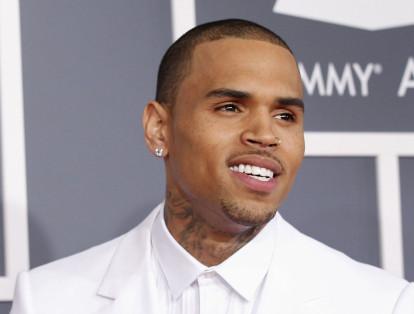 Chris Brown es descrito por sus vecinos como irrespetuoso y ruidoso. Con su música a todo volumen incomoda a quienes viven en su mismo vecindario.