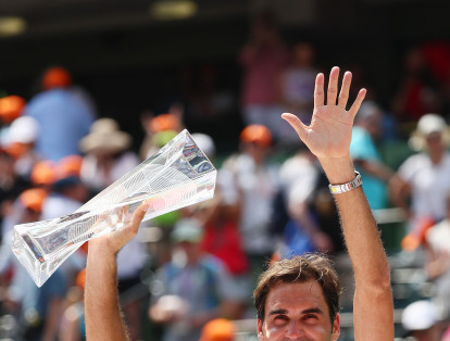 Roger Federer, con el título del Masters 1.000 de Miami.
