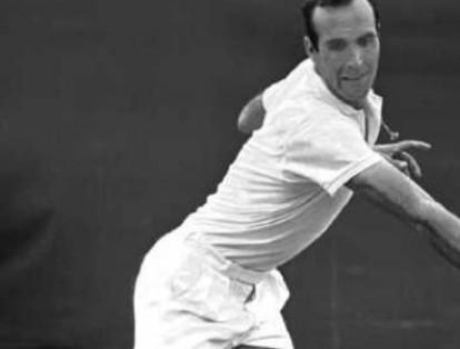 Andrés Gimeno, con 34 años y 10 meses  ganó el Roland Garros de 1972.