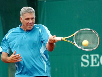 Andrés Gómez, con 30 años y 3 meses  ganó el Roland Garros de 1990.