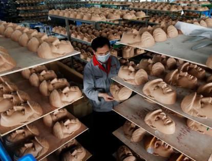 La diversidad de fábricas se ve en los productos. Por ejemplo, la empresa ‘Jinhua Partytime Latex Art and Crafts’ elabora máscaras del presidente de EE. UU. Donald Trump.