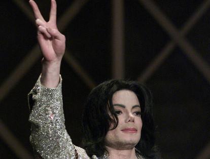 El rey del pop, Michael Jackson, tuvo mucha presión desde muy niño. En sus años como vocalista del grupo The Jackson's 5, junto a sus hermanos, Michael vivió rodeado de fama.