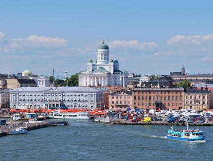 Finlandia se mantuvo en la misma posición que en 2016. El país ofrece unas construcciones imponentes rodeados de naturaleza. Entre los imperdibles destacan la Plaza del Senado, el Mercado de Helsinki, El Ateneum y el Museo de Arte Contemporáneo Kiasma.