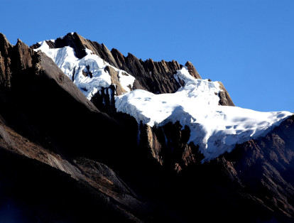 Costado sur de los picos nevados de El Castillo, denominado por el escalador Erwin Kraus en 1942 como el pico más hermoso de América.