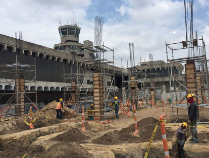 La remodelación en el Ernesto Cortissoz: El aeropuerto concesionado por la ANI y que sirve a Barranquilla está en renovación, ampliación en la terminal de pasajeros y repavimentación de la pista.