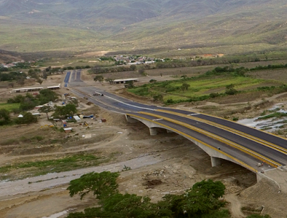 El puente binacional Tienditas: La estructura conecta a Cúcuta con Ureña (Venezuela) y está avanzada un 98 %.
