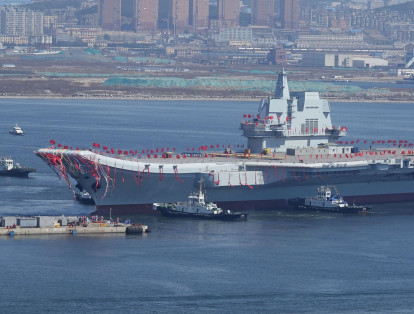 El nuevo buque chino se presenta en la semana en la que un grupo naval estadounidense, encabezado por el portaaviones 'Carl Vinson', tiene previsto navegar a aguas próximas a la península de Corea.