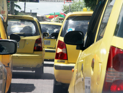 El gremio de taxistas exige garantías laborales y ataques contra el transporte informal.