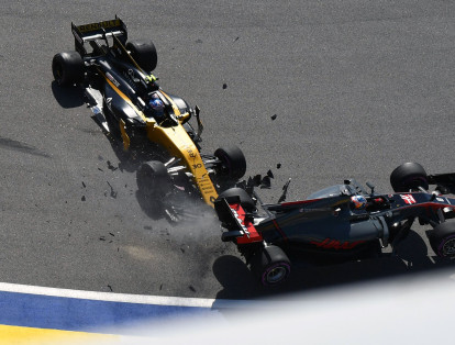 Jolyon Palmer de Renault se golpeó con Romain Grosjean de Haas