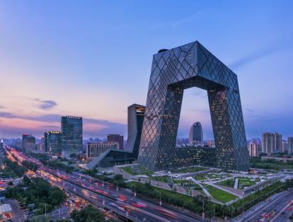 Con una población de más de 25 millones Beijing cuenta con una enorme base de consumidores locales, y se está abriendo cada vez más al mercado internacional. Además el gobierno chino mantiene la innovación al centro de sus planes del futuro, e invirtió unos $231 billones en startups tecnológicos en 2015.