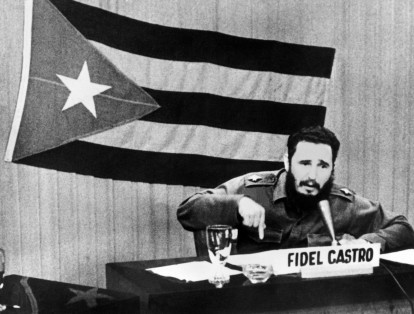 Luego de la victoria de la Revolución Cubana, Fidel Castro, con 33 años, se tomó el poder de la isla. Su mandato duró hasta 2008. El cubano falleció a los 90 años en 2016.