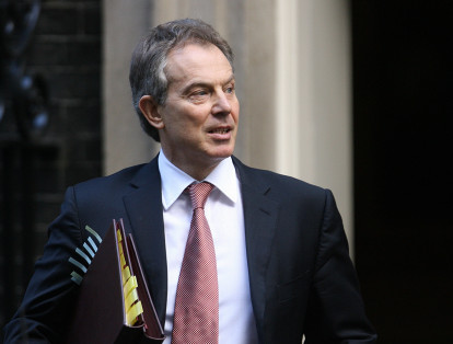 El exprimer ministro británico, Tony Blair, fue elegido a sus 43 años. Fue el mandatario del Reino Unido durante los atentados de Al-Qaeda del 2005 en Londres y participó junto a coaliciones internacionales en operaciones militares en Irak y Afganistán.