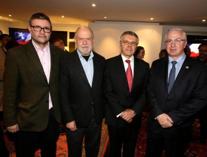 Federico Díaz-Granados, Fernando Sáez, Ricardo Navarrete, embajador de Chile y Víctor Alberto Gómez