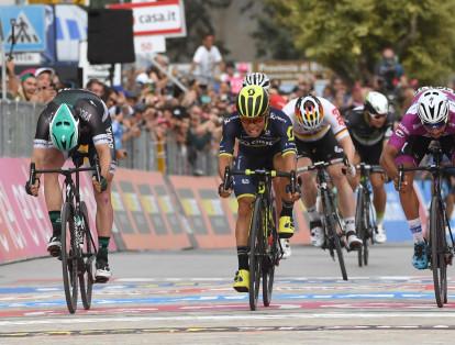 Al igual que Gaviria, la sensación del Giro por sus dos victorias, Caleb Ewan tiene 22 años.
