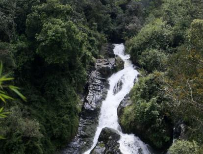 Salto del Tequendamita situado en el municipio de El Retiro, cuenta con 20 metros de altura.