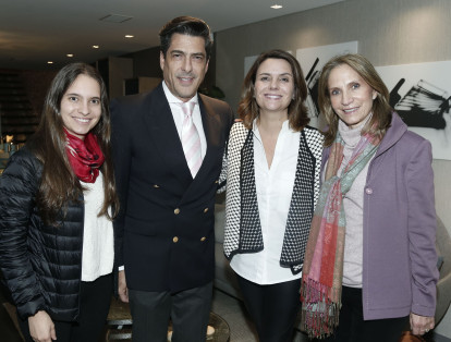 Cristina Buraglia, Juan García, Maria Sanint y Diana Sáenz de Santamaría.