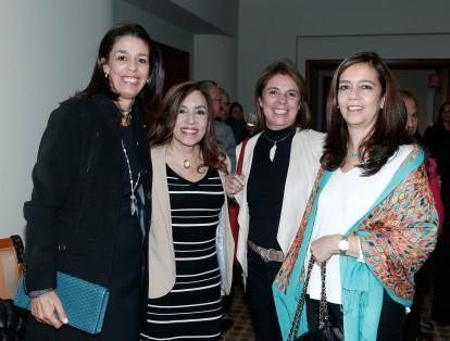 Marcela Ocampo, Luz Ángela Gómez, María Clara Muñoz y María Lucía Ortiz.