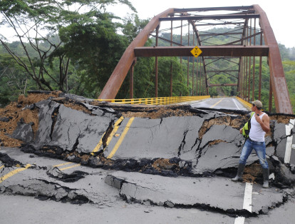 Por culpa de una falla geológica, este puente en Otanche, Boyacá, quedó destruido.
