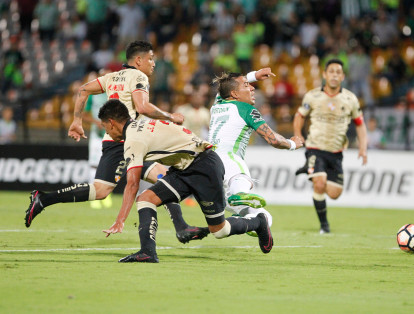 Altético Nacional quedó eliminado de la Copa Liberadores a pesar de vencer 3-1 a Barcelona de Ecuador. El campeón se queda en primera ronda.