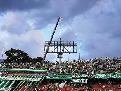 Avanzan las obras del montaje de las dos pantallas LED que tendrá el estadio Atanasio Girardot de Medellín.