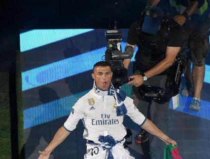 En la celebración del título en el estadio Santiago Bernabéu, Cristiano Ronaldo se mostró con su nuevo 'look'.