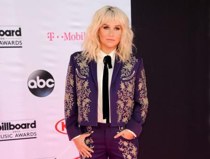 La  cantante, bailarina, actriz y activista estadounidense Kesha ha manifestado abiertamente su bisexualidad y su lucha por la igualdad de derechos para las parejas homosexuales.