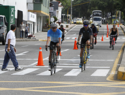 Los mandatarios municipales apoyaron la jornada utilizando sus bicicletas o el transporte público.