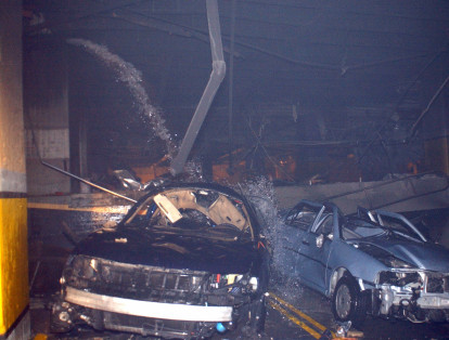 El atentado al club El Nogal ocurrió el 7 febrero de 2003, cuando las Farc explotaron un carro bomba en el estacionamiento del lugar con más de 200 kilogramos de explosivo C-4 y amonio. La explosión cobró la vida de 36 personas y dejó 200 más heridas.