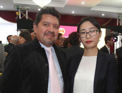 Melkin Aguirre y Irina Yi.