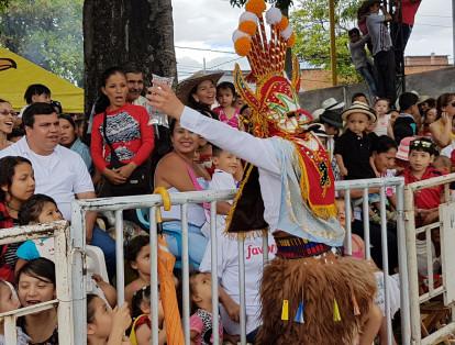 Según el gobernador del Huila, Carlos Julio González, estas fiestas atrae unos 200.000 turistas, quienes llegaron para bailar al son del Sanjuanero Huilense y conocer la tradición del hombre de esta tierra.
