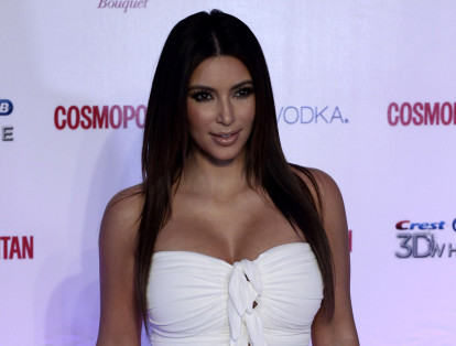 Kim, la más popular de las Kardashian, bajo la etiqueta #ad logra guardar en su cuenta 500.000 dólares por publicación.